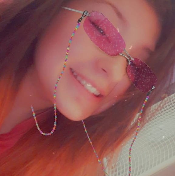 Meet your Posher, Lea - Picture 1 of 1